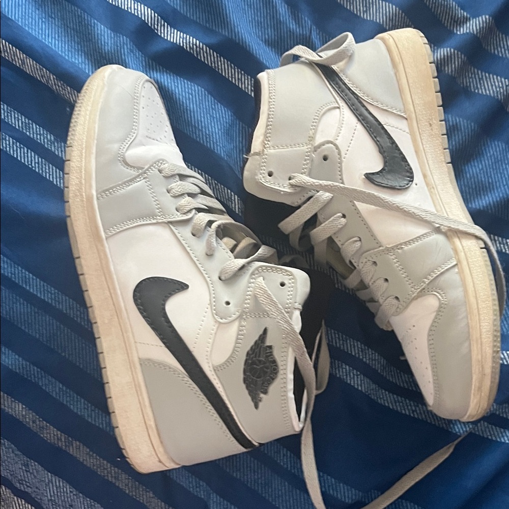 Nike High-Top Sneakers in Gray and Black